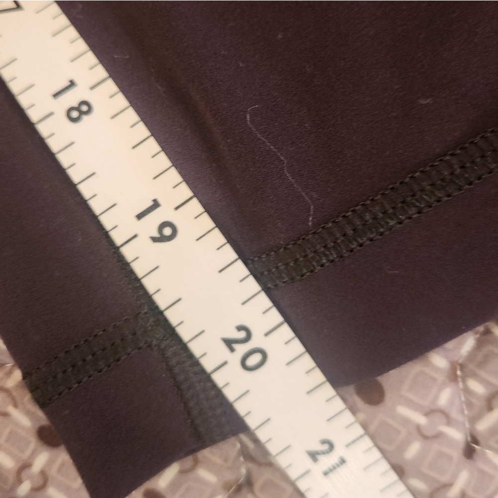 NWOT Lululemon Pushing Limits Crop - Picture 5 of 8